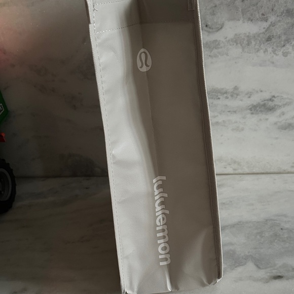 lululemon athletica Classic Gray Tote - Picture 2 of 4